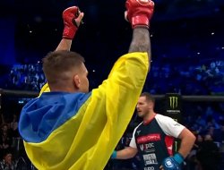 фото - Ярослав Амосов – Логан Сторли 2. Видео лучших моментов боя