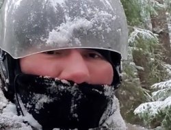 фото - Валуев потерялся в лесу, Гамбоа в гипсе, Ковалёв после празднования Нового года — соцсети 