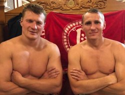 фото - Поветкин в бане с Трояновским, Ломаченко, Постол и Сенченко поддержали Митрофанова — соцсети