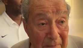 Ломаченко завершил карьеру. Реакция Боба Арума Ломаченко завершил карьеру. Реакция Боба Арума