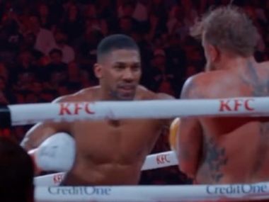 Джошуа нокаутировал Пола. Реакция Макгрегора - фото