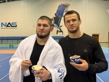 «С его отцом было легче». Усман Нурмагомедов о методах Хабиба - фото