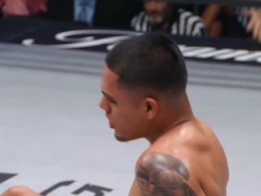 Апсет в Zuffa Boxing 03: проспект Лёффлера влетел нокаутом в битве небитых — видео - фото