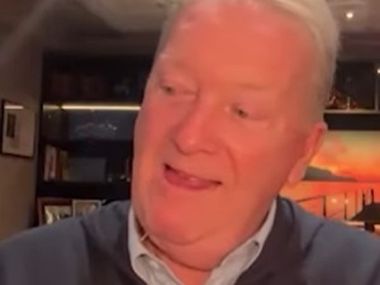 «Усику придётся защищать свои титулы». Уоррен о 2026 годе в супертяжёлом весе - фото