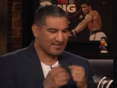 Арреола назвал бойца, который бьёт сильнее, чем Уайлдер. И удивил - фото