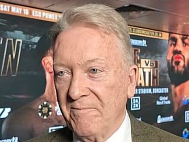 Алимханулы должны были лишить титула — Уоррен - фото