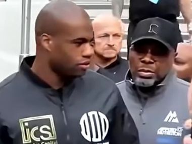 Что это было? Дюбуа вернулся к Дону Чарльзу - фото