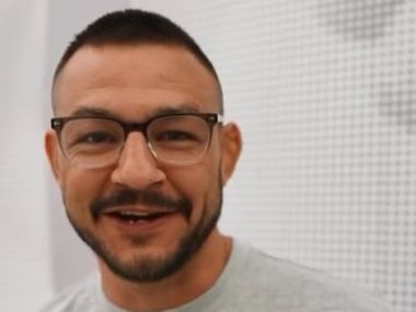 Легенда UFC завершит карьеру боем на UFC 327 - фото