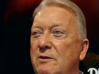 Через 90 дней Усик обязан защищать титул или лишится его — Уоррен - фото