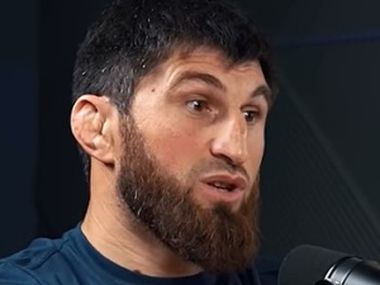 Анкалаев назвал причину невероятной стойкости Перейры от тейкдаунов Анкалаев назвал причину невероятной стойкости Перейры от тейкдаунов - фото