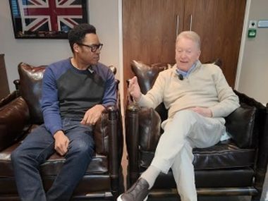 «Мы будем на это давить». Уоррен об Усике и его будущем - фото