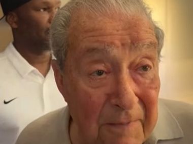 Ломаченко завершил карьеру. Реакция Боба Арума Ломаченко завершил карьеру. Реакция Боба Арума - фото