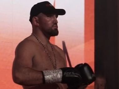 Травма не позволит Фьюри провести бой на этой неделе. Но громкая цель остаётся прежней Травма не позволит Фьюри провести бой на этой неделе. Но громкая цель остаётся прежней - фото