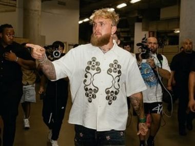 И всё-таки он хорош! Джейк Пол готовит дебютное шоу в Британии - фото