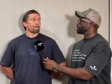 Усик назвал лучшего боксёра в мире на данный момент - фото