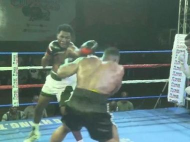 52-летний Ибеабучи потерпел дебютное поражение: видео - фото