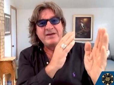 Усик откажется от пояса WBO, чтобы избежать боя с Уордли. Объясняет эксперт - фото