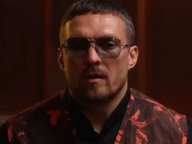 «Он сказал плохие слова про мою маму». Интервью Усика для DAZN - фото