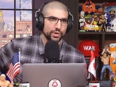 Эксперт о дебютной защите Махачева: «Это будет какая-то пародия» - фото