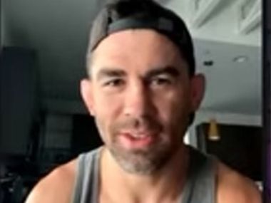 С кем Топурия проведёт дебютную защиту титула? Экс-чемпион говорит, что это очевидно С кем Топурия проведёт дебютную защиту титула? Экс-чемпион говорит, что это очевидно - фото