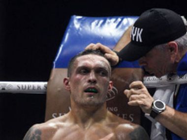 Анатолий Ломаченко подготовит Усика к бою с Джошуа — Боб Арум - фото