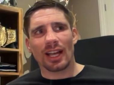 «Весь мир у моих ног». Верхувен о бое с Усиком - фото