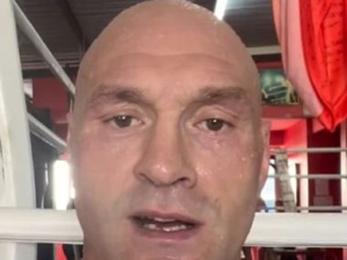 Уайлдеру нужна помощь психиатра — Фьюри молится за Деонтея - фото