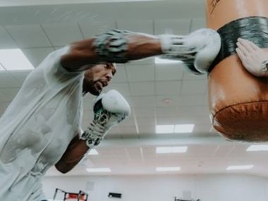 Джошуа выписали из больницы - фото