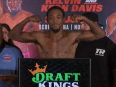 Кишон Дэвис облажался на весах и потерял титул до боя: видео Кишон Дэвис облажался на весах и потерял титул до боя: видео - фото