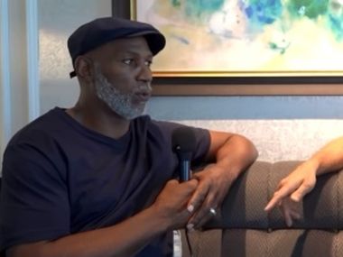 Легендарный Льюис назвал победителя боя Бивол – Бенавидес - фото