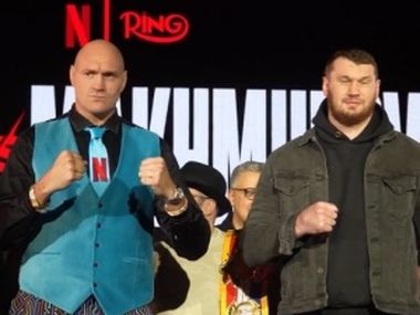 Фьюри и Махмудов лицом к лицу: видео первой битвы взглядов - фото