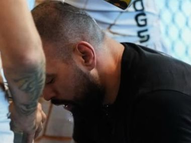 Сорван бой из карда UFC 320 Сорван бой из карда UFC 320 - фото