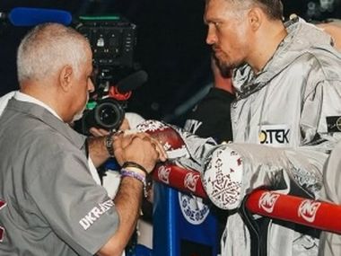 Легендарный Льюис назвал единственного супертяжа, который даст бой Усику - фото