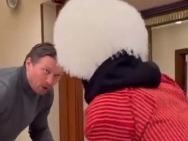 Фото и видео дня: Усик едва не «захабибил» Кроуфорда - фото