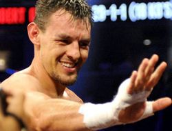 фото - Отец Роберта Герреро: «Я нокаутирую на фиг эту задницу - батю Мэйуэзера»