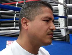 фото - Роберт Гарсиа: «Никто не заслужил бой за титул больше Бургоса»