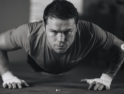 фото - Чисора с командой готовы к войне, Лемьё выбирает тыкву, Канело в упоре лёжа — соцсети 