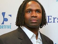 фото - Крис Бёрд: Мэйуэзер должен драться с Головкиным в среднем весе