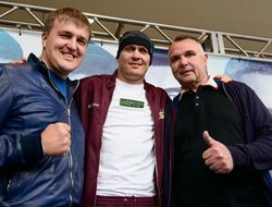 фото - Не договорились. Бой Усик–Джойс «уйдёт с молотка»