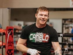 фото - Нечестно будет требовать от Канело боя со здоровенным Бетербиевым — Арум