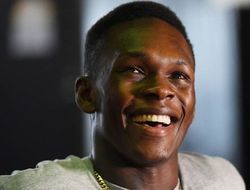 фото - Исраэль Адесанья увидел всё. Он рассказал, когда будет бой с Джоном Джонсом