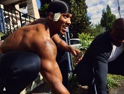 фото - Джошуа играет на деньги, Мэйуэзер утопает в роскоши, три правила успеха Макгрегора — соцсети