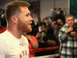 фото - Альварес поднял на смех тренера Головкина: Этот тупняк не может отличить бокс от беготни