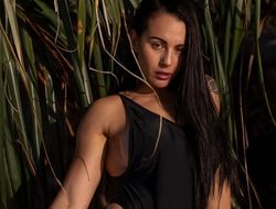 фото - Джейк Пол подписал сексапильную чемпионку и организовал ей бой за звание абсолюта