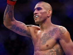 фото - «Адесанья сидел на парапете в парке и плакал». Алекс Перейра об отношениях с Исраэлем