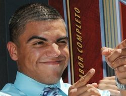 фото - Экс-чемпионы Виктор Ортис и Девон Александер могут подраться в феврале — СМИ