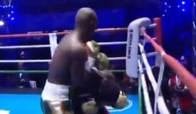 Соро завоевал чемпионский титул в бою с Мвакиньо: видео