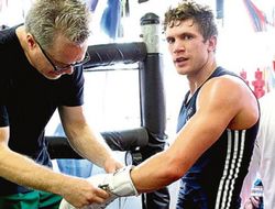 фото - 28 марта, Нью-Таун: Тарас Шелестюк против соперника Пирога и Майорги