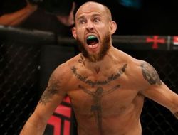 фото - UFC: экс-чемпион Ренан Барао проиграл Брайану Келлехеру