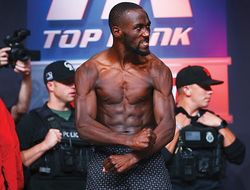 фото - «Он не на моём уровне». Кроуфорд объяснил, почему злится Чарло